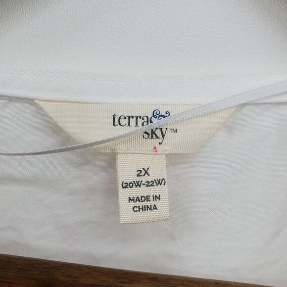 Terra & Sky Womens White Smocked Short Sleeve Peplum Blouse Top Size 2X V-Neck - Picture 9 of 13